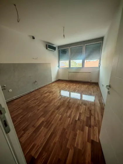 Zagrađe | 4zida.rs