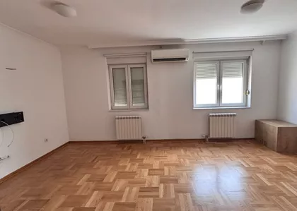 Maksima Gorkog | 4zida.rs