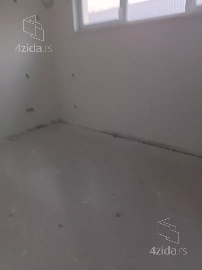 Poslovna zgrada | 4zida