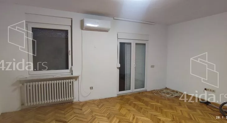 Četvoroiposoban stan | 4zida