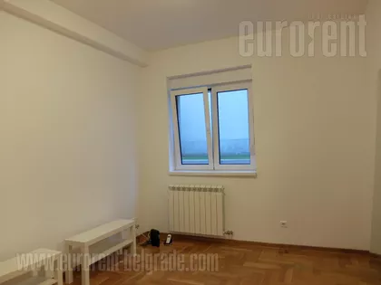 DEDINJE BELI DVOR | 4zida.rs