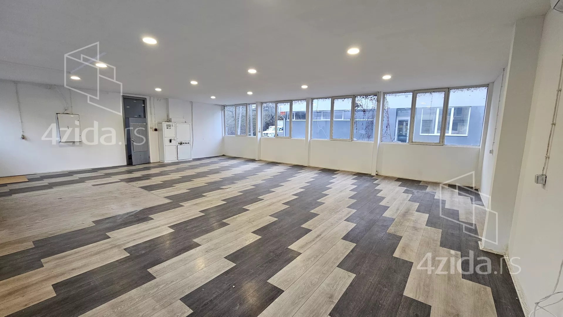 Poslovni prostor | 4zida