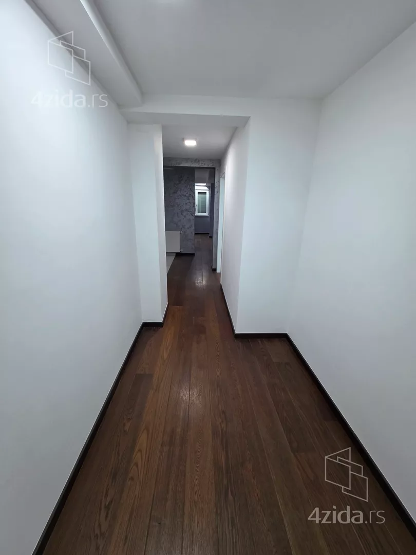 Četvoroiposoban stan | 4zida