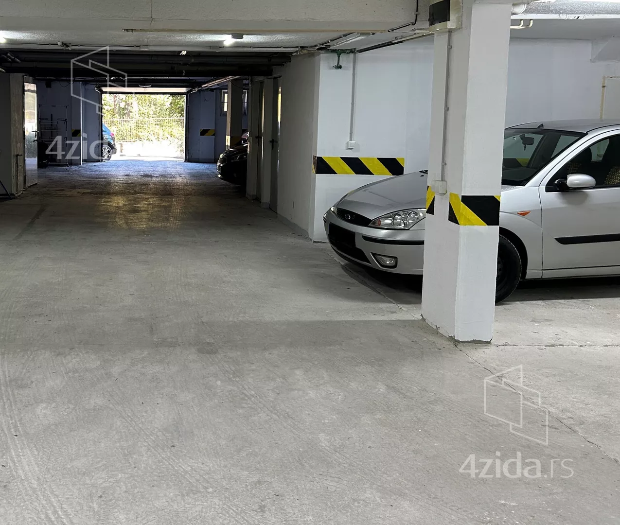 Garaža | 4zida