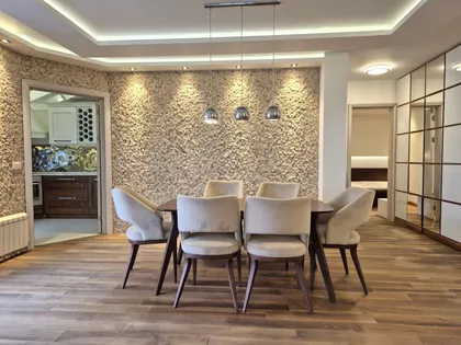 Cara Iraklija | 4zida.rs