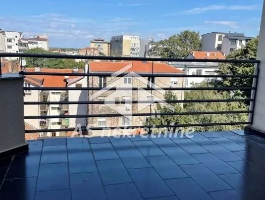 Šestosoban stan | 4zida