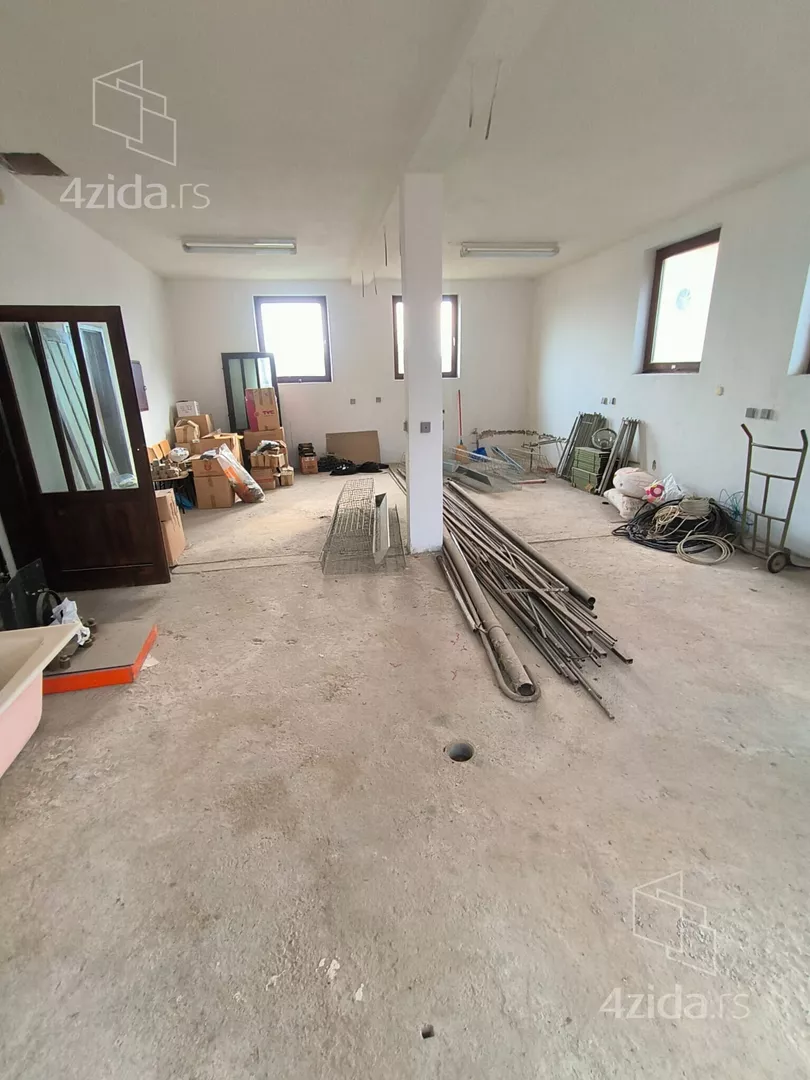 Poslovni prostor | 4zida