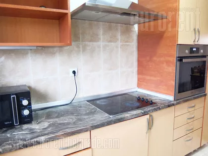 DEDINJE BELI DVOR | 4zida.rs