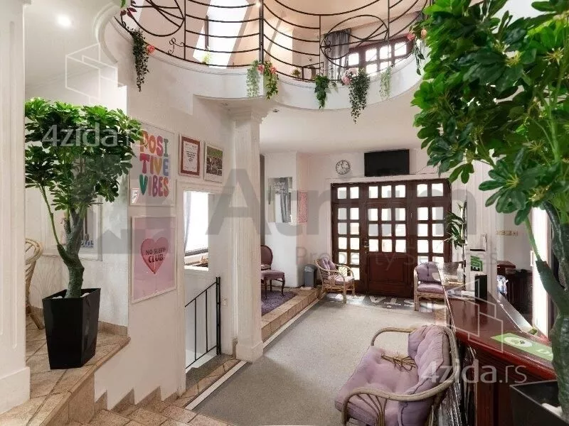 Poslovna zgrada | 4zida