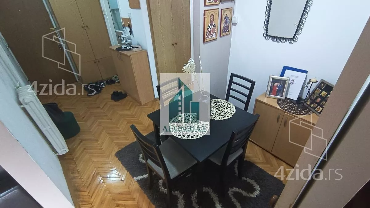 Troiposoban stan | 4zida