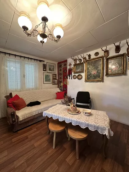 Okolne lokacije | 4zida.rs