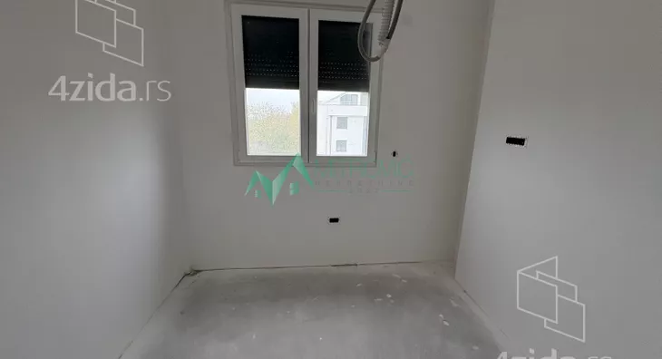 Četvoroiposoban stan | 4zida