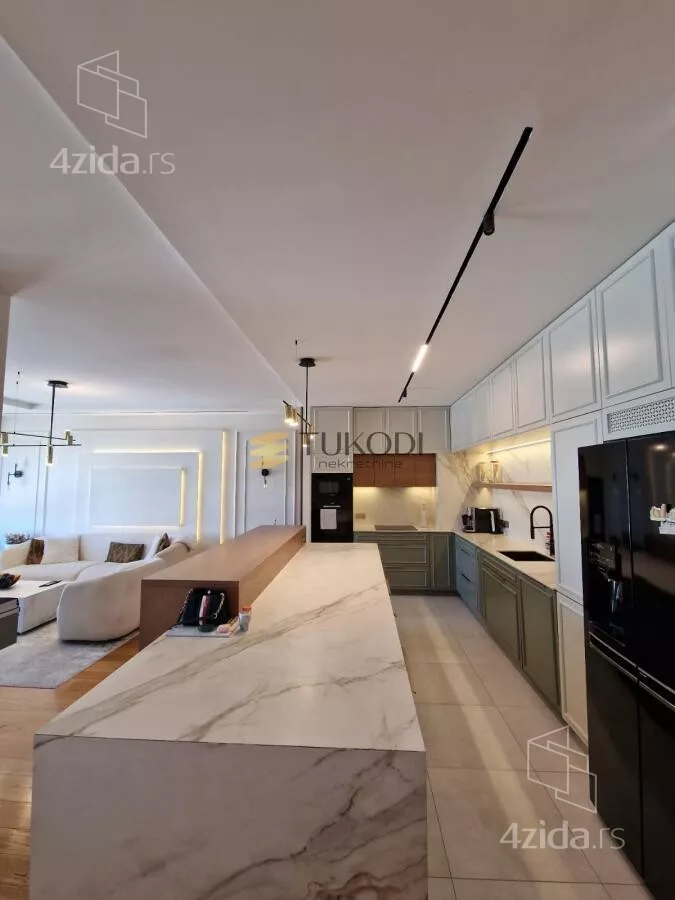 Petosoban stan | 4zida