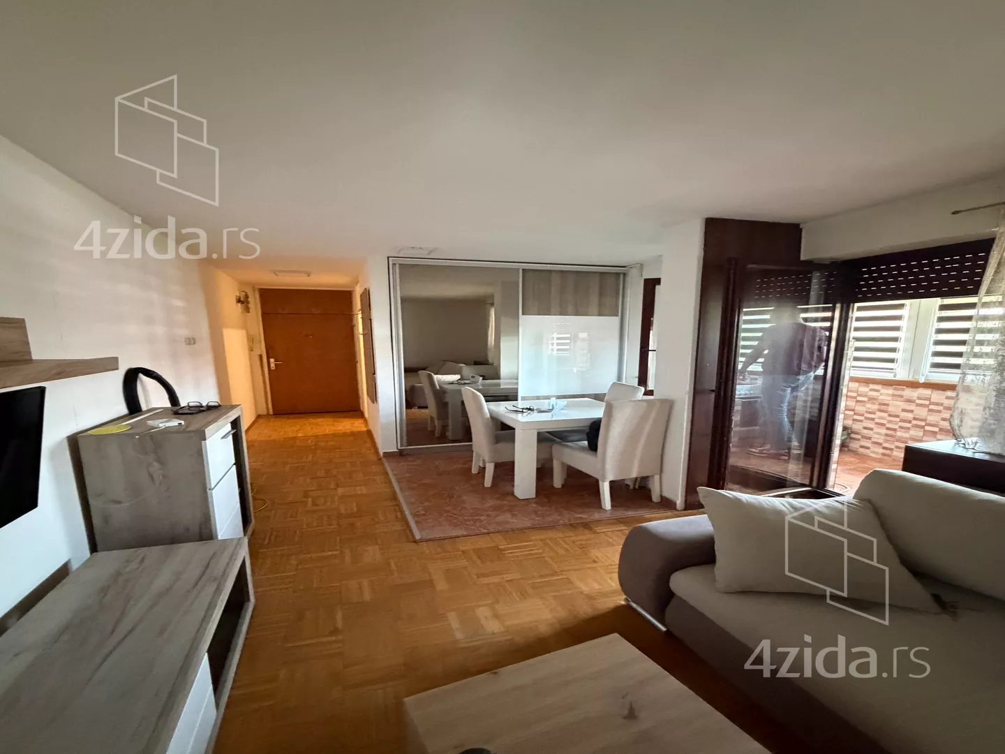 Garsonjera | 4zida