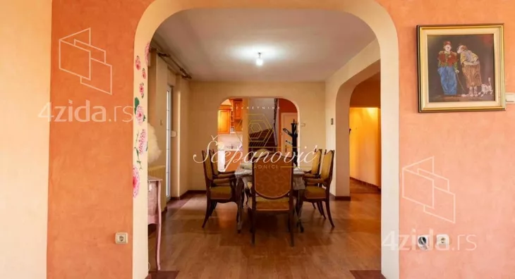 Petosoban stan | 4zida