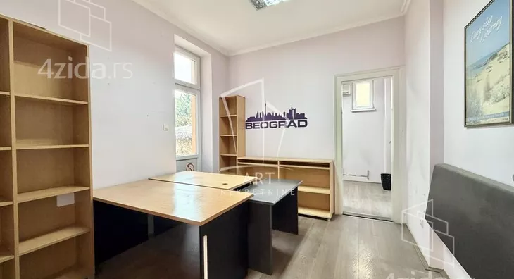 Četvoroiposoban stan | 4zida