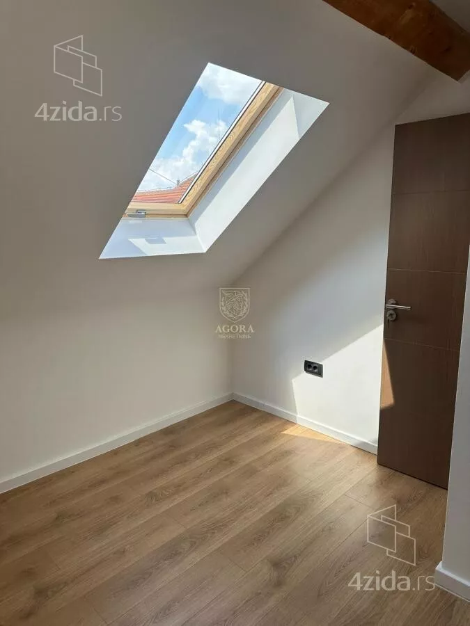 Četvoroiposoban stan | 4zida