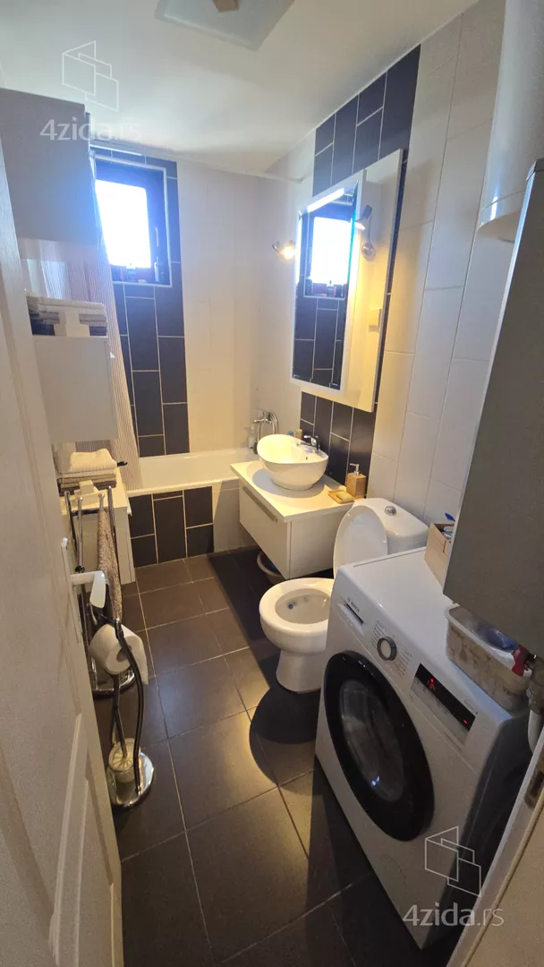 Troiposoban stan | 4zida