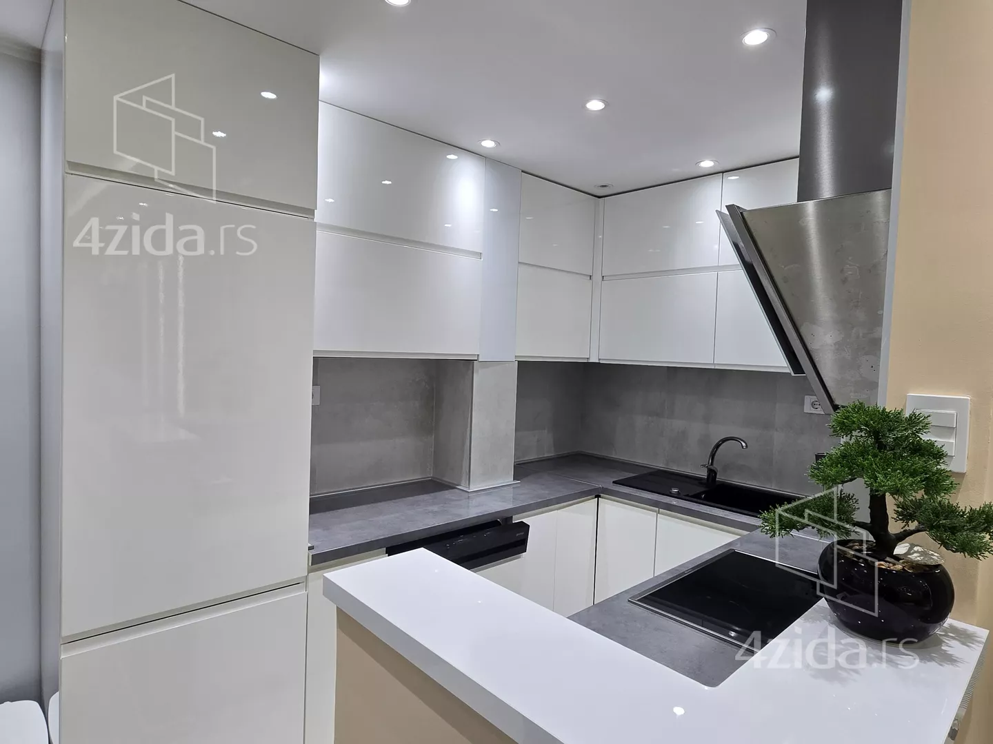 Četvorosoban stan | 4zida