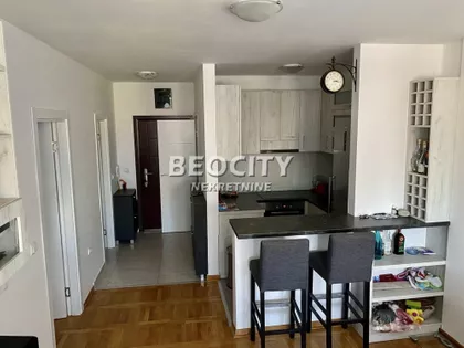 Bulevar Cara Lazara | 4zida.rs