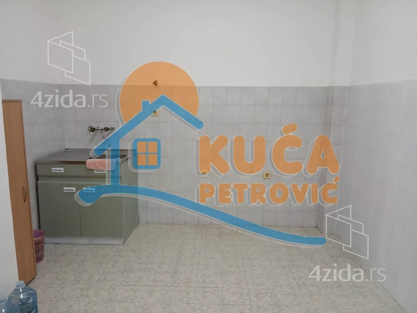 Lokal | 4zida