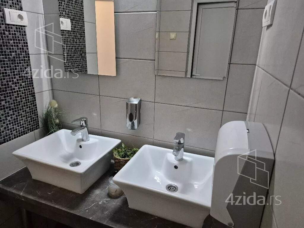 Turistički objekat | 4zida