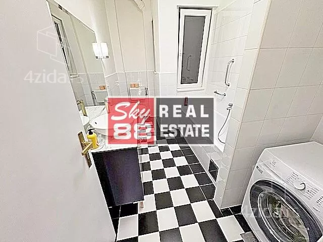 Četvoroiposoban stan | 4zida