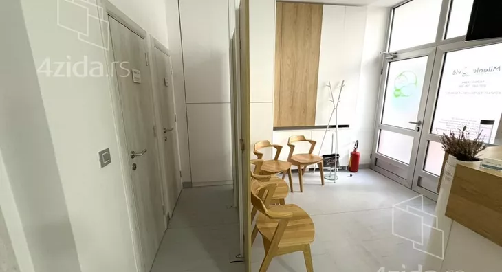 Lokal | 4zida