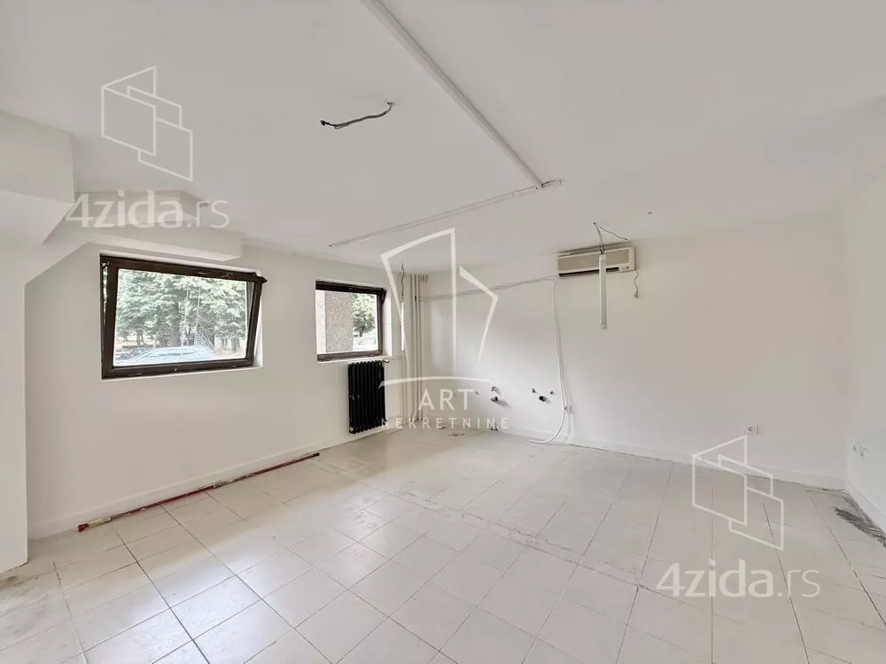 Lokal | 4zida