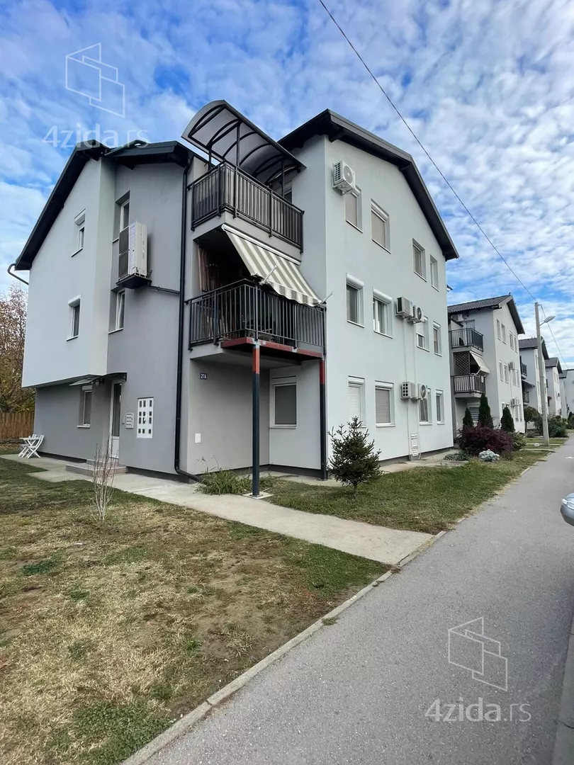 Troiposoban stan | 4zida