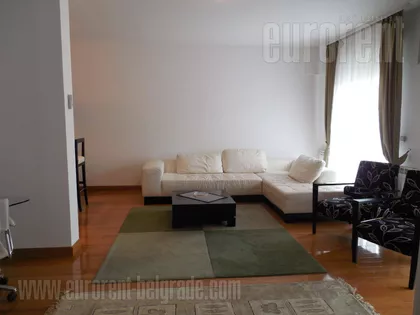 DEDINJE BELI DVOR | 4zida.rs