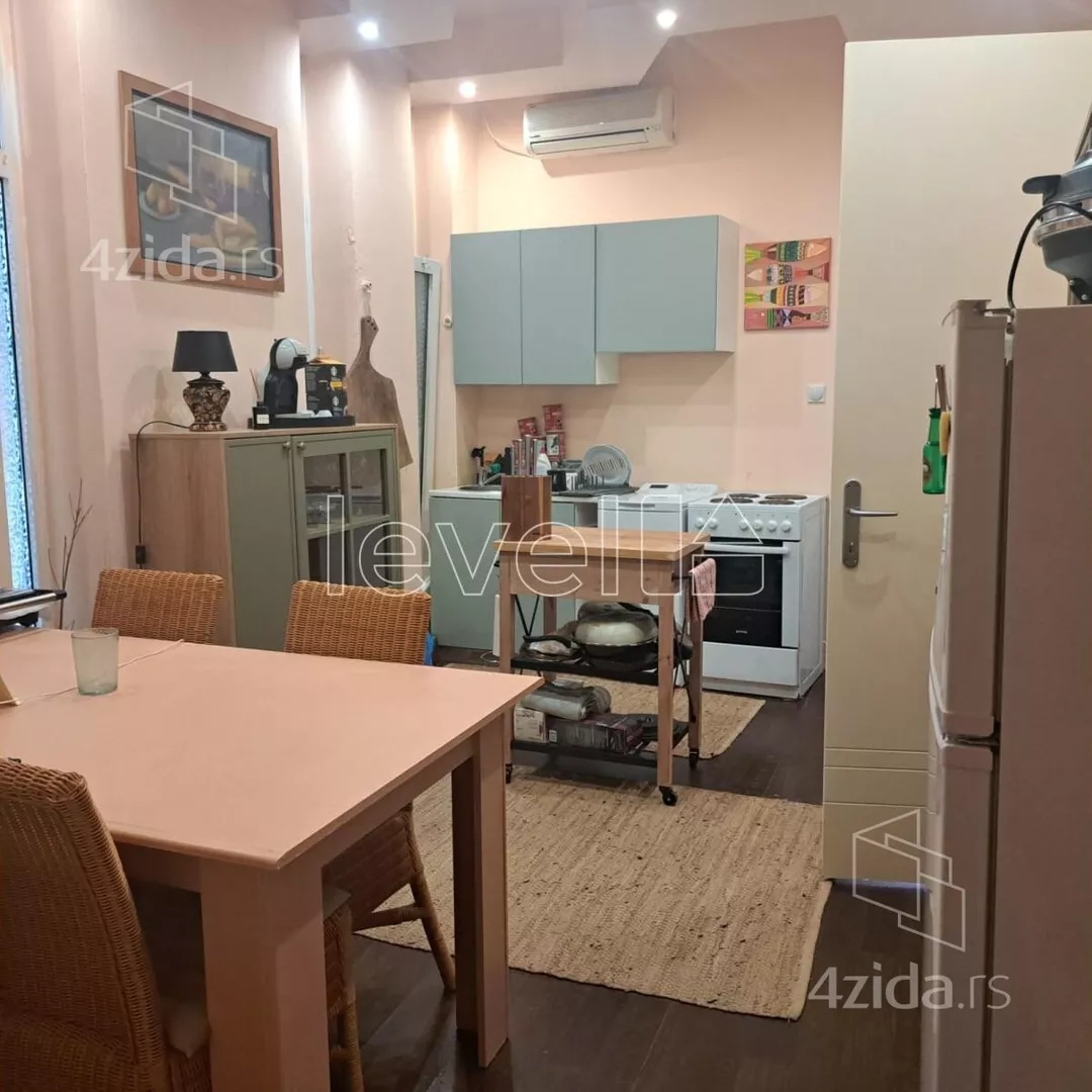Četvoroiposoban stan | 4zida