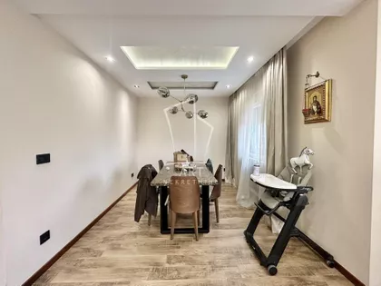 Cara Dušana | 4zida.rs