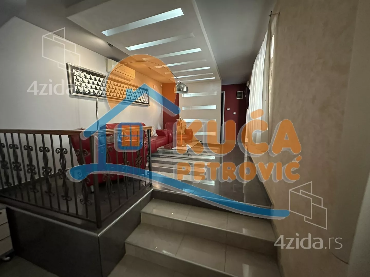 Lokal | 4zida