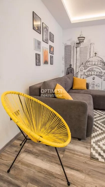 Jovana Subotića | 4zida.rs