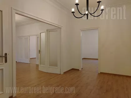 KNEZ MIHAILOVA | 4zida.rs