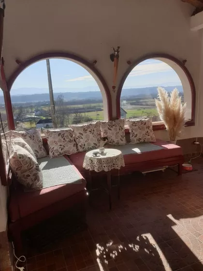 Divci | 4zida.rs