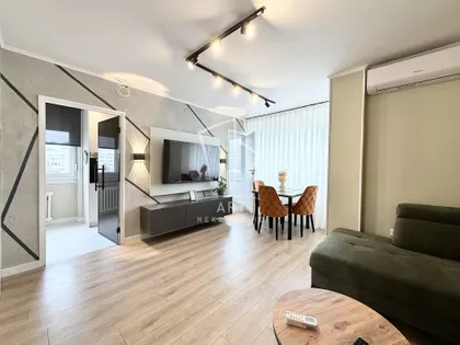 Ustanička | 4zida.rs