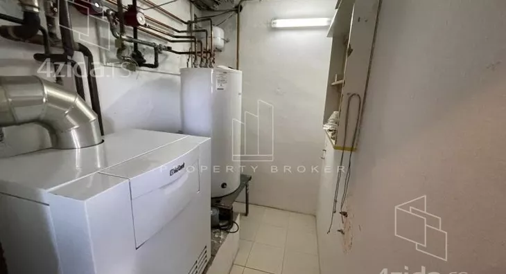 Ugostiteljski objekat | 4zida