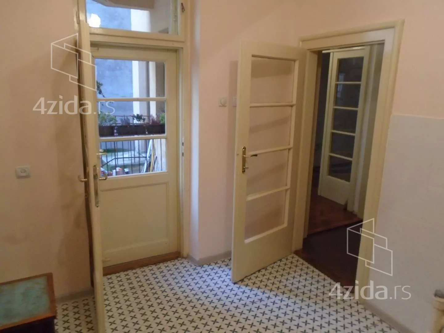 Četvoroiposoban stan | 4zida