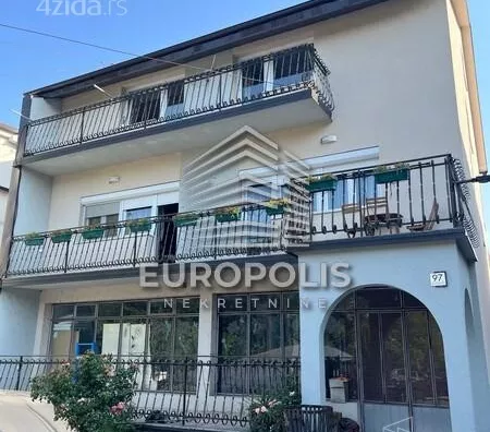 3-etažna kuća | 4zida