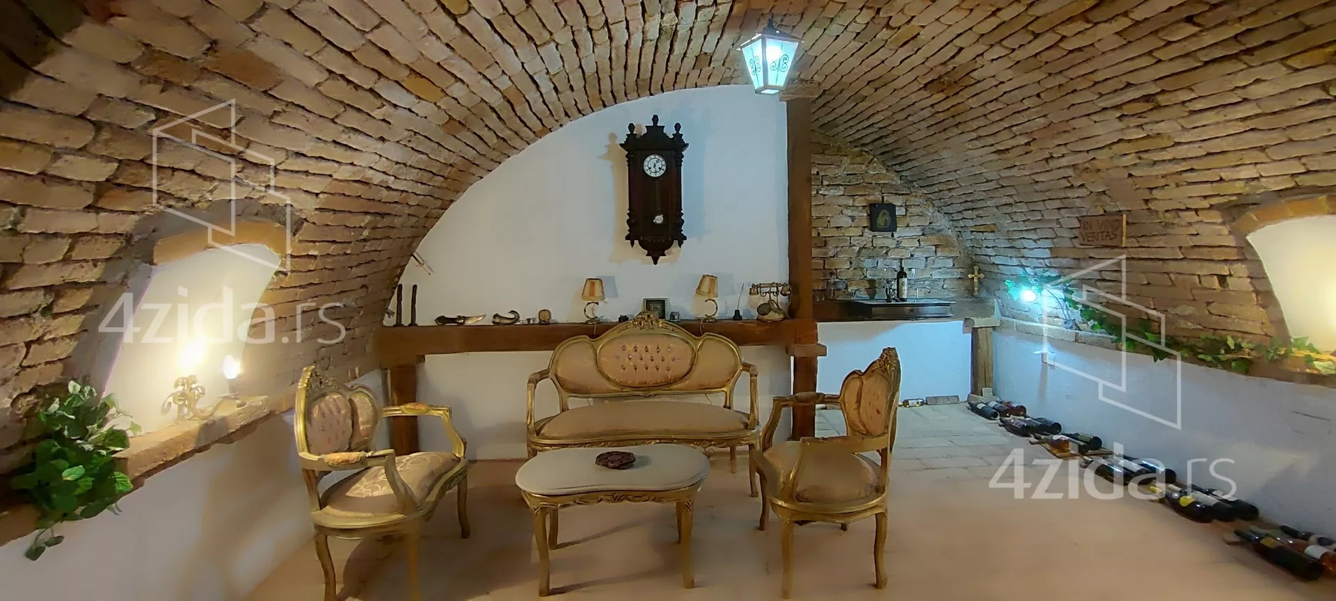 Troiposoban stan | 4zida