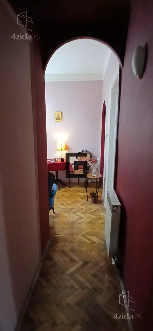 Petosoban stan | 4zida