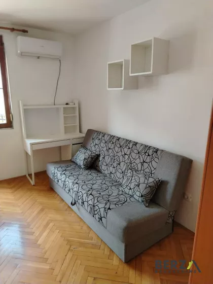 Cara Dušana | 4zida.rs