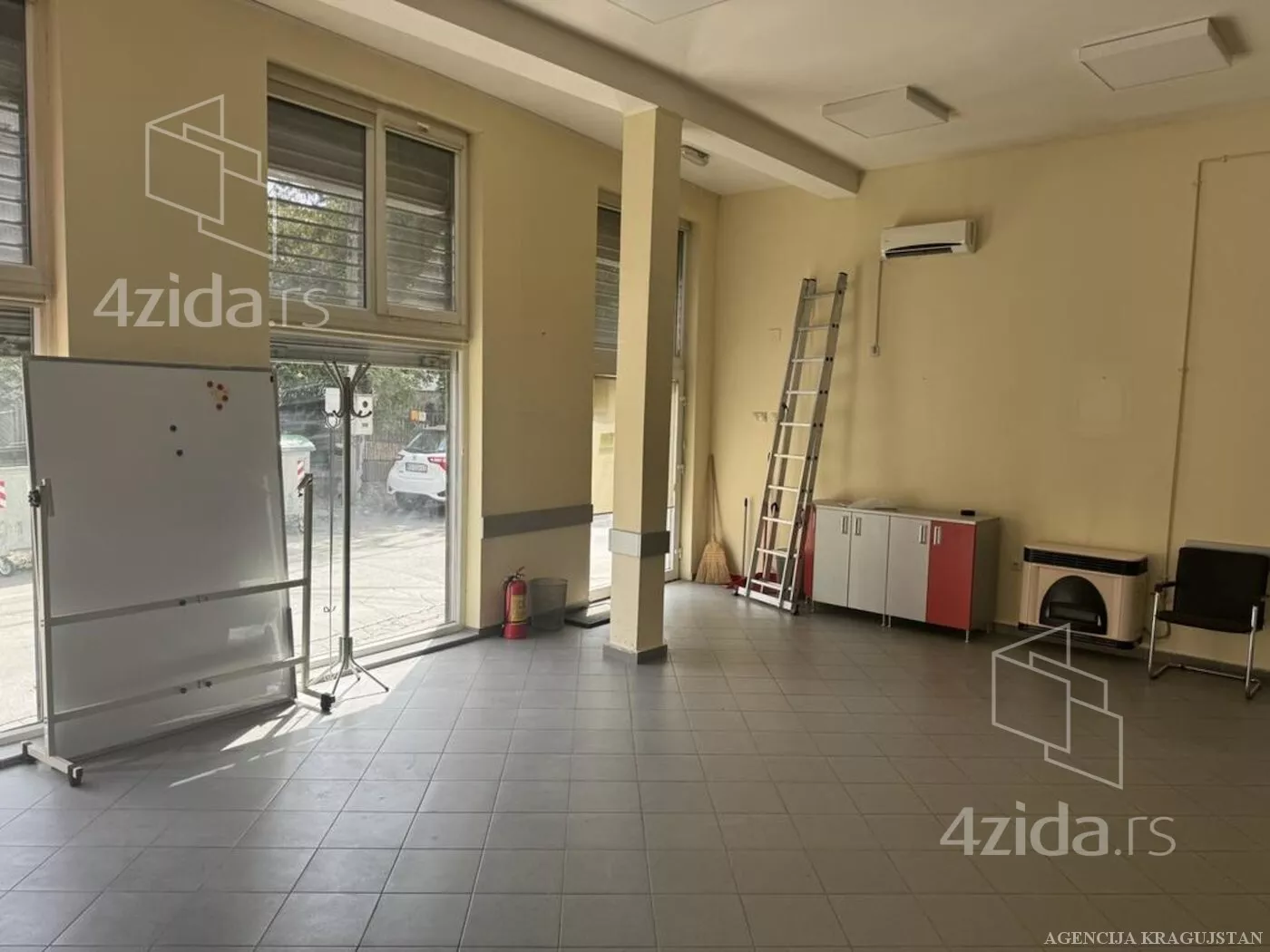 Poslovni prostor | 4zida