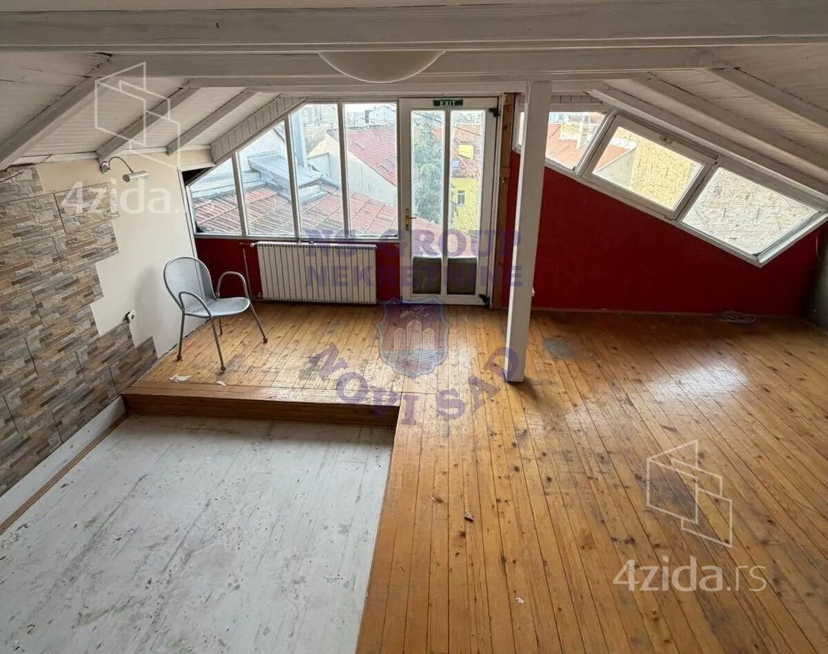 Petoiposoban stan | 4zida