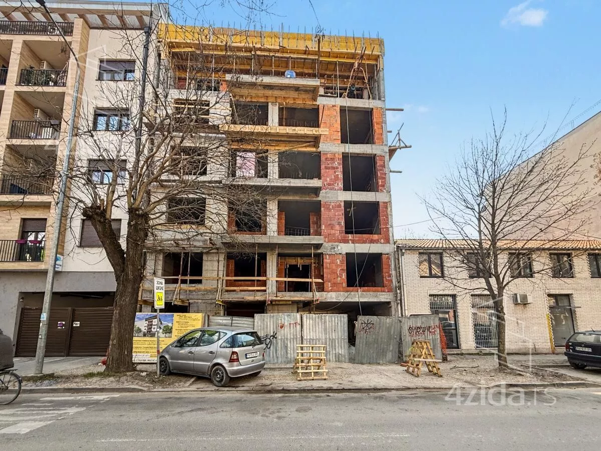 Jednoiposoban stan | 4zida