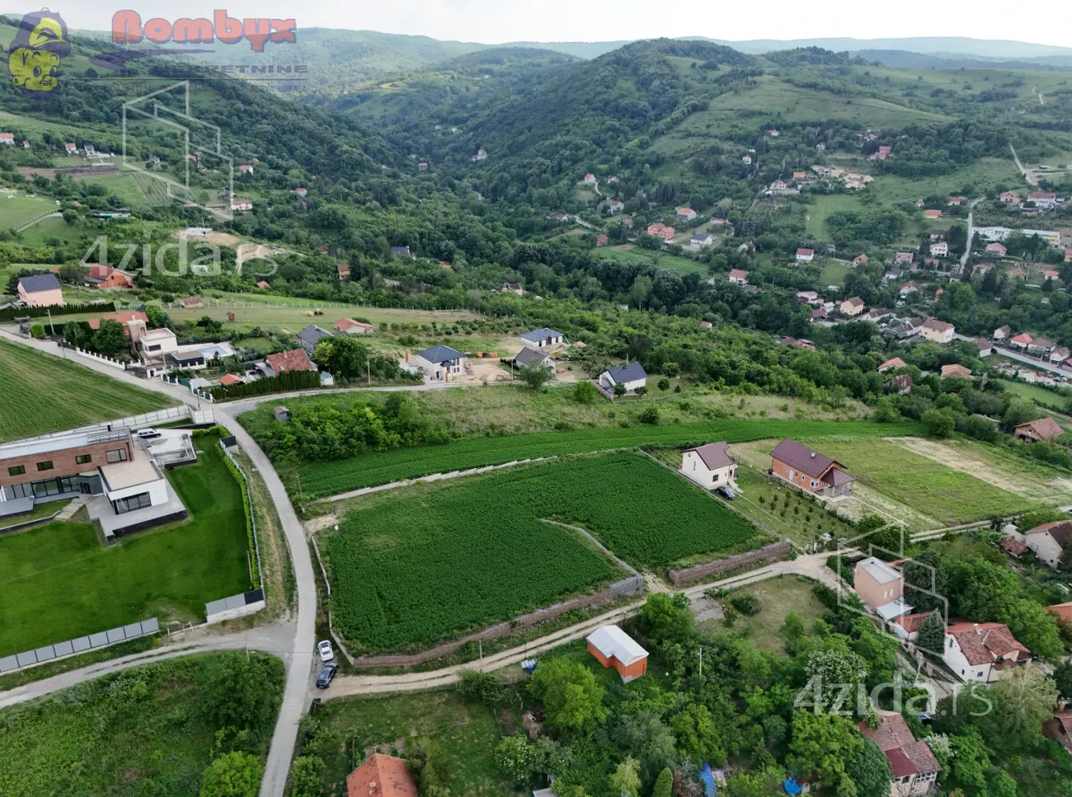 Plac | 4zida