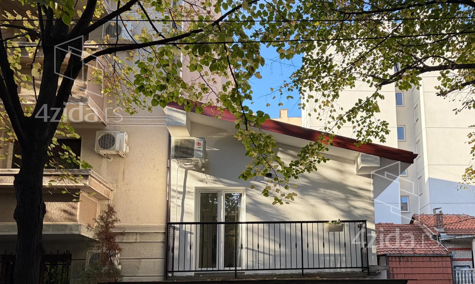 Troiposoban stan | 4zida