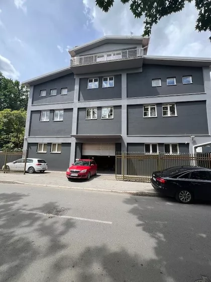 Autoput za Zagreb | 4zida.rs